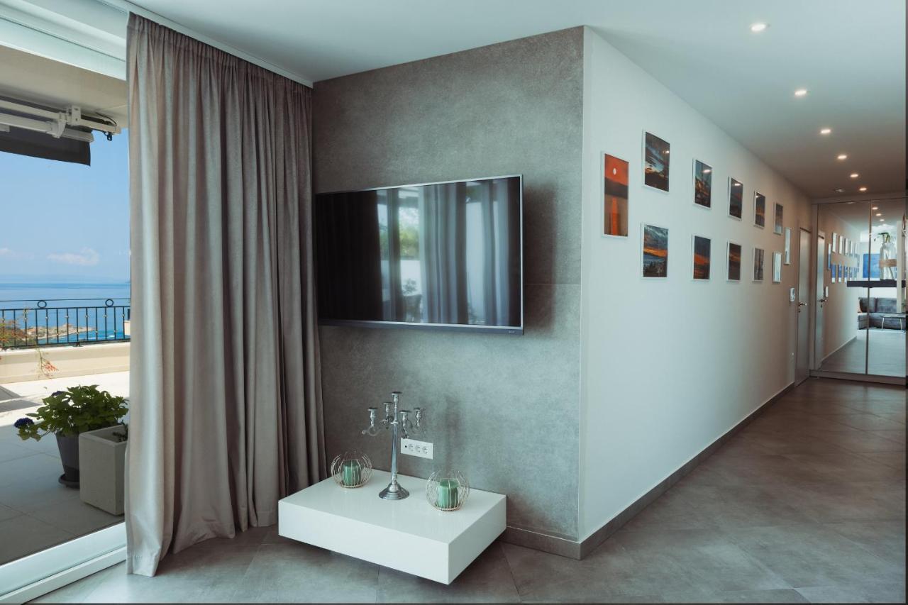 Villa Smaragd - Lapis - Luxury Apartment With Shared Pool Makarská Exteriér fotografie