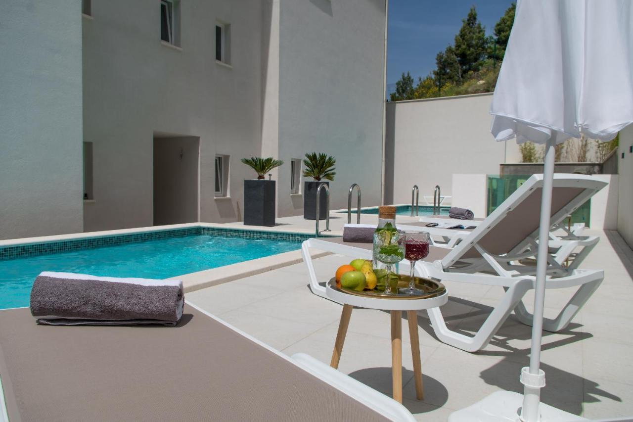 Villa Smaragd - Lapis - Luxury Apartment With Shared Pool Makarská Exteriér fotografie