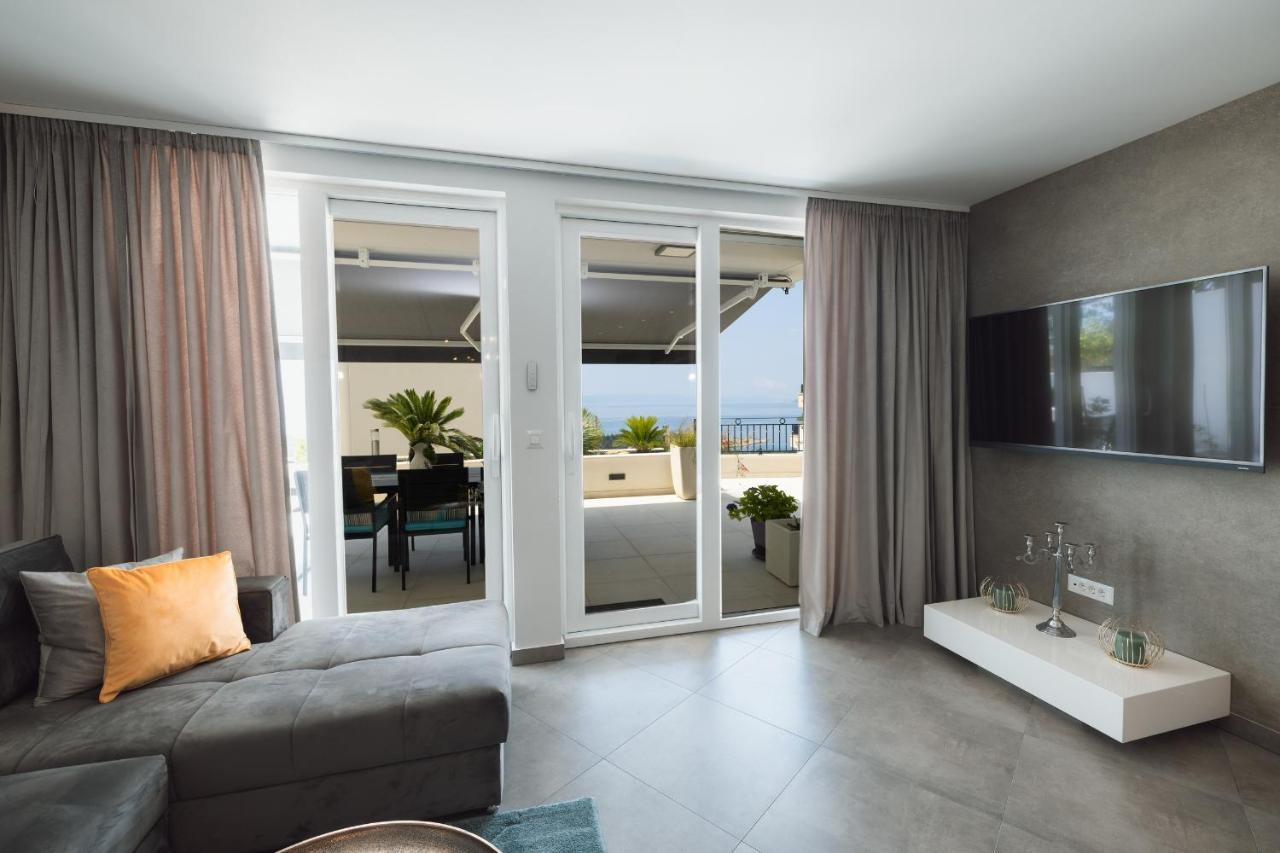 Villa Smaragd - Lapis - Luxury Apartment With Shared Pool Makarská Exteriér fotografie